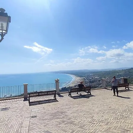 House Vasto